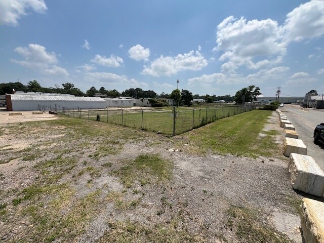 More Photos Of 400 S Austin St, Brenham Land For Sale