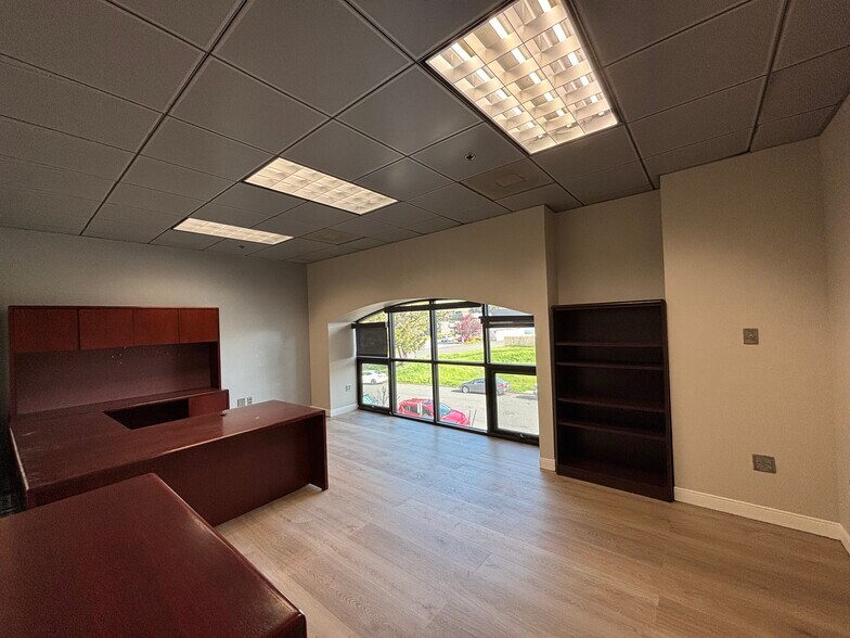 More Photos Of 147 Camino Oruga, Napa Light Distribution For Lease