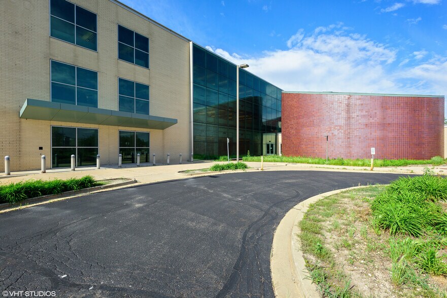 More Photos Of 28301 Ferry Rd, Warrenville Hospital For Sale