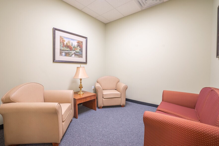 More Photos Of 227 Monogard Dr, Manchester Medical For Sale