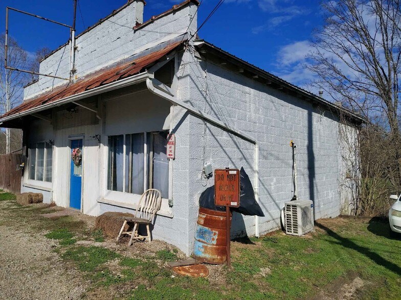 More Photos Of 16166 Main St, Millfield General Retail For Sale