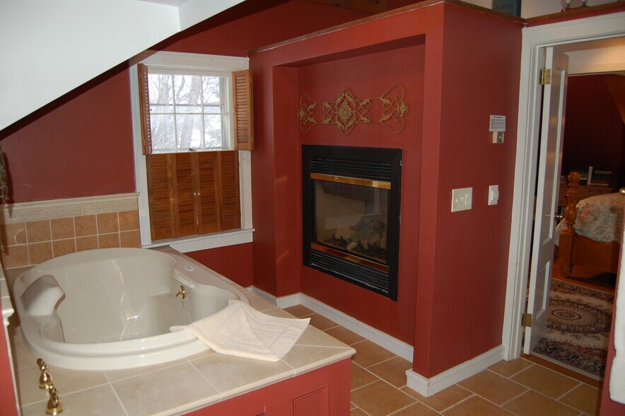 More Photos Of 3904 Vt Route 7A, Arlington Hospitality For Sale