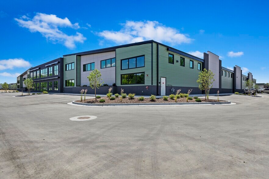 More Photos Of 335 S Locust Grove Rd, Meridian Manufacturing For Sale