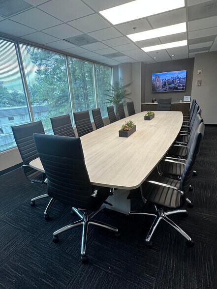 More Photos Of 3675 Crestwood Pkwy NW, Duluth Coworking Space