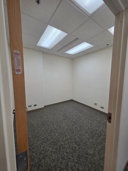 More Photos Of 1314 S king St, Honolulu Medical For Lease