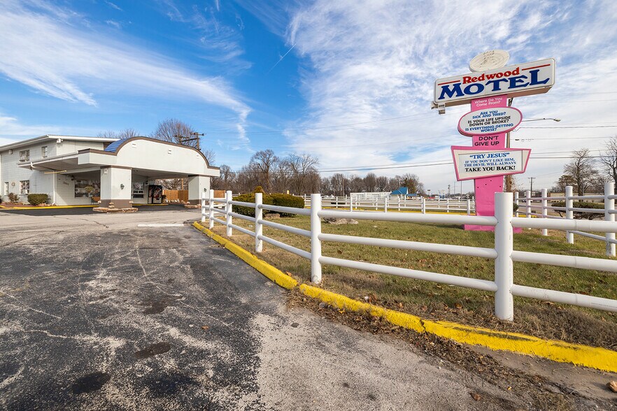 Primary Photo Of 3811 W Chestnut Expy, Springfield Hotel For Sale