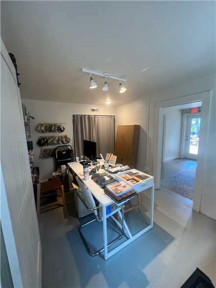 More Photos Of 46 Lois Ave, Greenville Storefront Retail Office For Lease