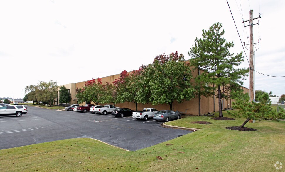 Primary Photo Of 5191 Hickory Hill Rd, Memphis Distribution For Lease