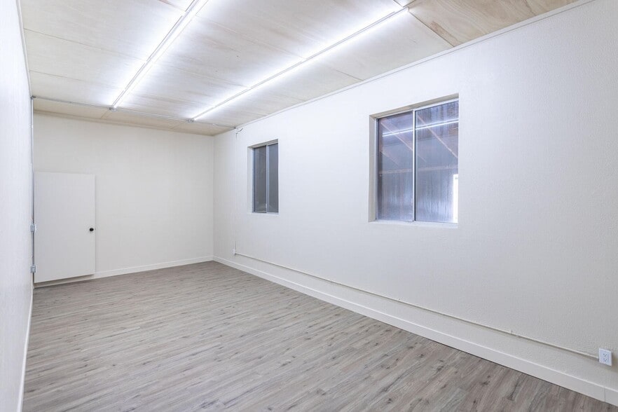 More Photos Of 37087 Main St, Burney Showroom For Sale