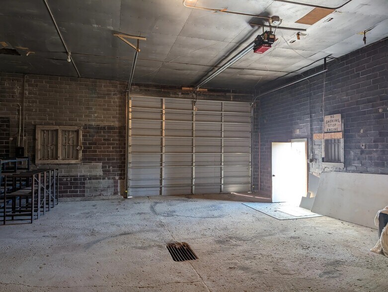 More Photos Of 120 N Broadway, Wells Flex For Sale