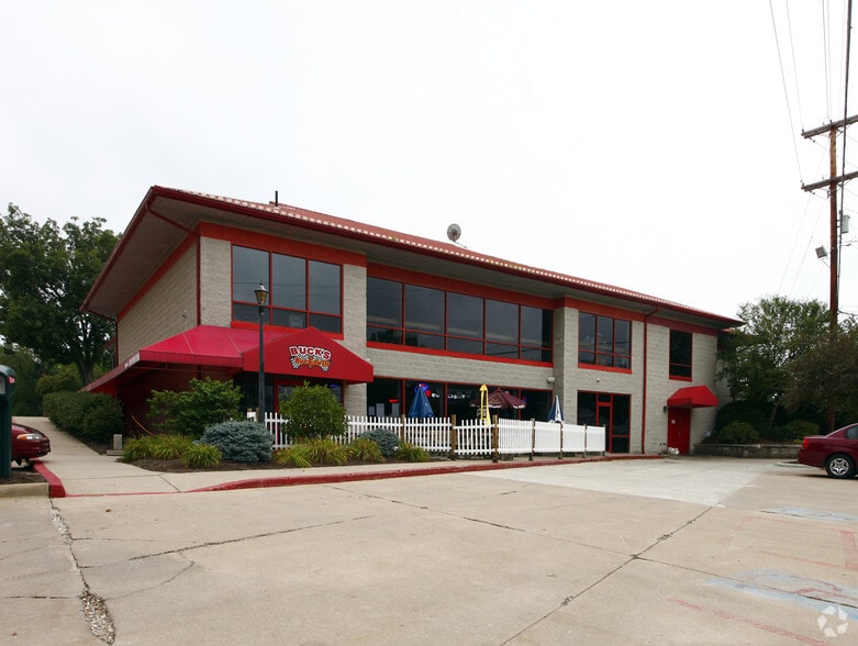 Primary Photo Of 192 E Main St, Lexington Restaurant For Sale