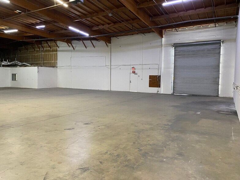 More Photos Of 11300 Trade Center Dr, Rancho Cordova Warehouse For Lease