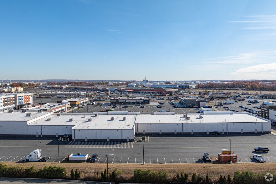 More Photos Of W Edgar Rd, Linden General Retail For Lease