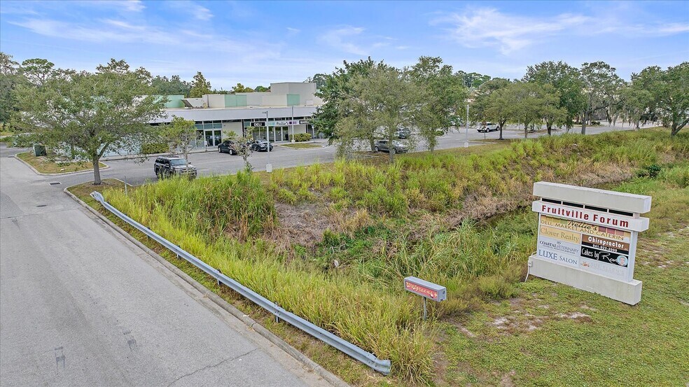 More Photos Of 15 S Beneva Rd, Sarasota Restaurant For Lease