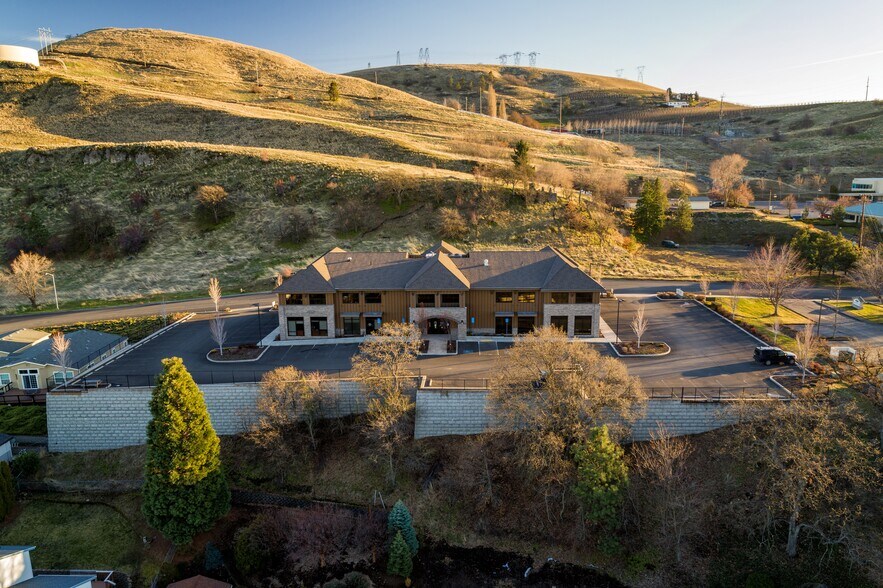 More Photos Of 1935 E 19th St, The Dalles Medical For Lease