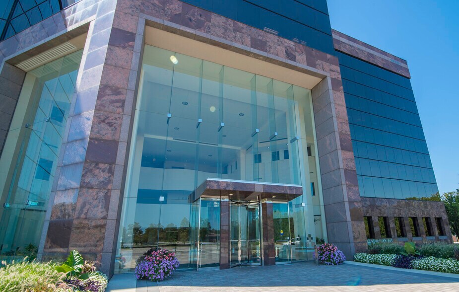 More Photos Of 10201 N Illinois St, Indianapolis Office For Lease