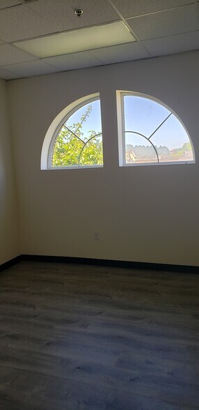 More Photos Of 21155 Whitfield Pl, Sterling Loft Creative Space For Sale