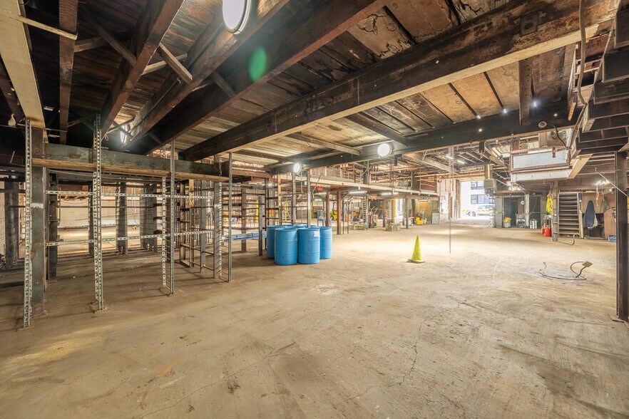 More Photos Of 4332 33rd St, Long Island City Industrial For Sale