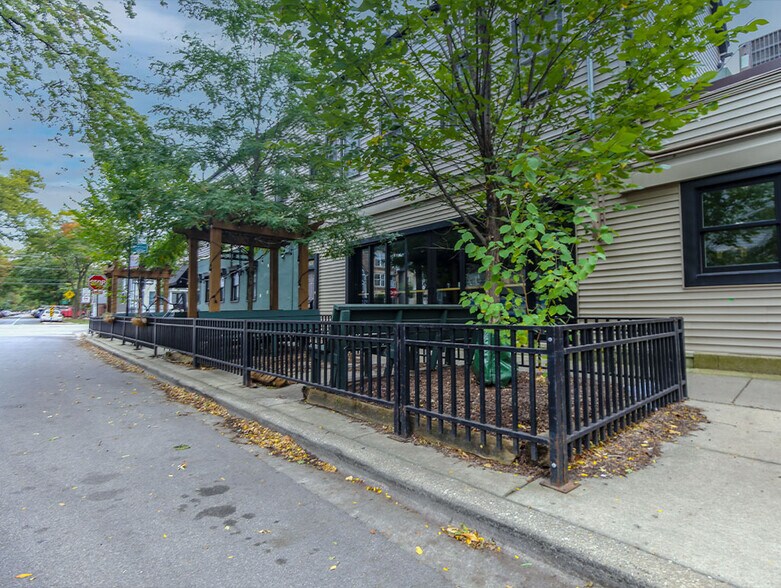 More Photos Of 3258 N Southport Ave, Chicago Restaurant For Lease