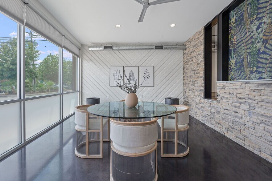 More Photos Of 508 E 53rd St, Austin Loft Creative Space For Sale