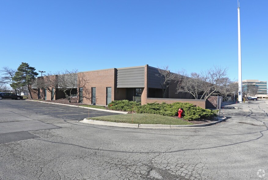 More Photos Of 2600 Warrenville Rd, Downers Grove Office For Lease