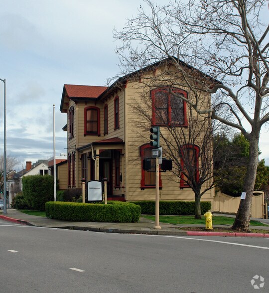 More Photos Of 824 E St, San Rafael Office For Lease