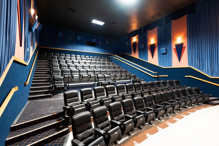 More Photos Of 400 Follett St, Lemoore Freestanding For Sale