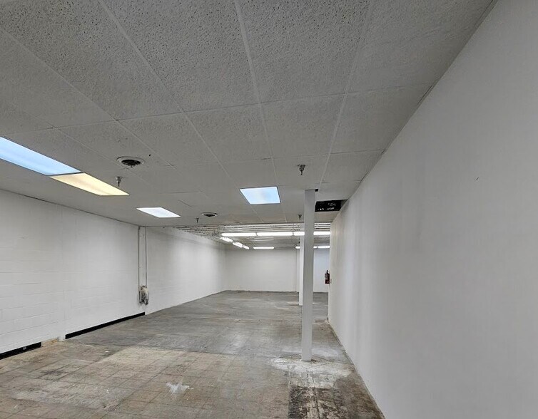 More Photos Of 1335 S Hill St, Los Angeles Showroom For Lease