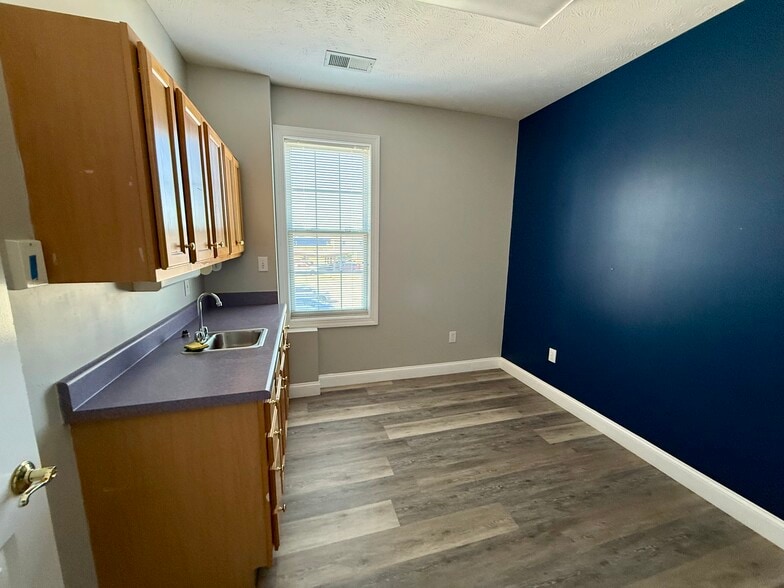 More Photos Of 2915 Raeford Rd, Fayetteville Medical For Lease