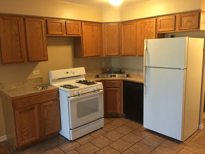 More Photos Of 2720 E 75th St, Chicago Apartments For Sale