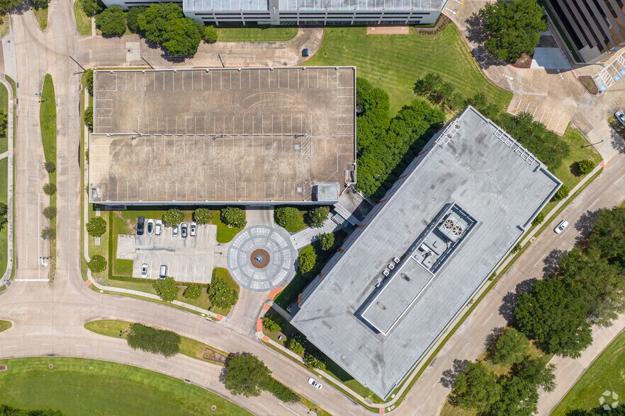More Photos Of 3 Sugar Creek Center Blvd, Sugar Land Office For Lease