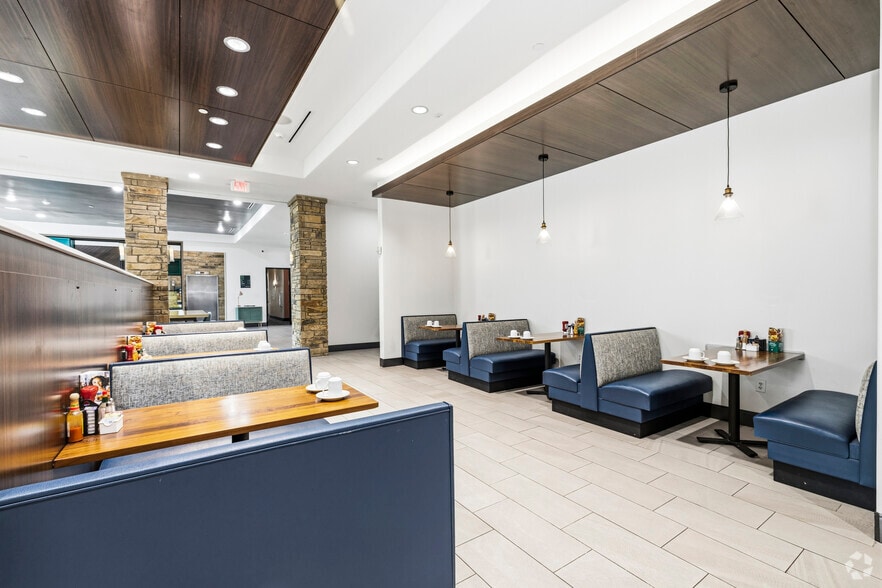 More Photos Of 300 E Central Texas Expy, Killeen Hotel For Sale