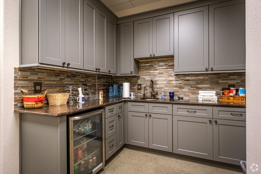 More Photos Of 18750 Interstate 45, Spring Unknown For Lease