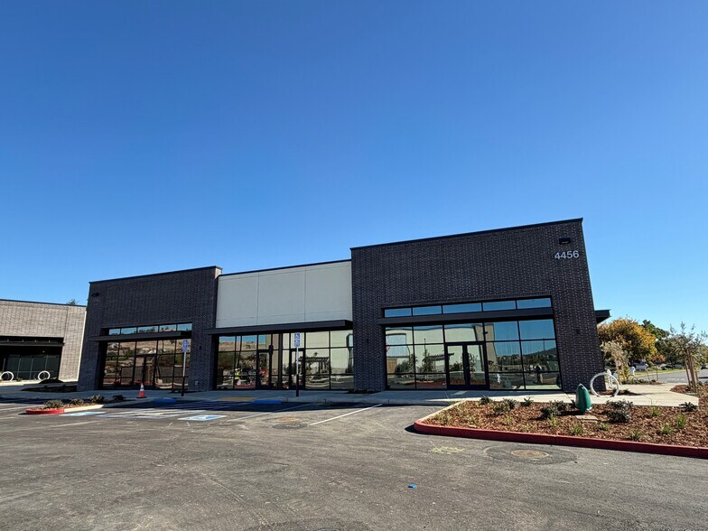 More Photos Of Latrobe Rd @ Golden Foothill Parkway, El Dorado Hills Land For Lease