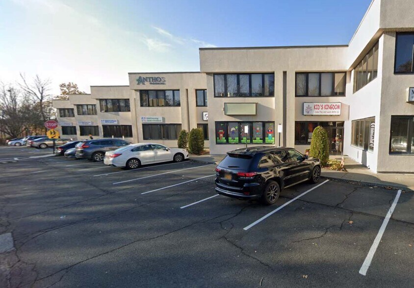 More Photos Of 121 West Nyack Rd, Nanuet Office For Lease