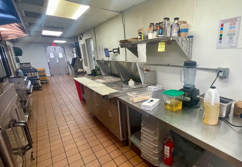 More Photos Of 4323 S Interstate 35, Austin Restaurant For Sale