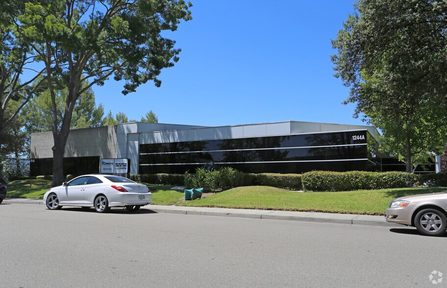 Primary Photo Of 1244 Quarry Ln, Pleasanton Research And Development For Lease