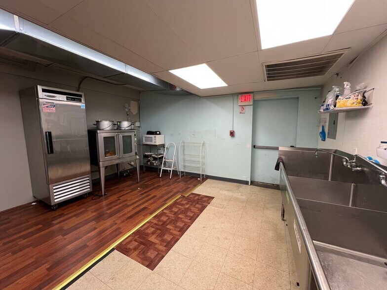 More Photos Of 128 Pleasant View Ave, Smithfield Freestanding For Lease