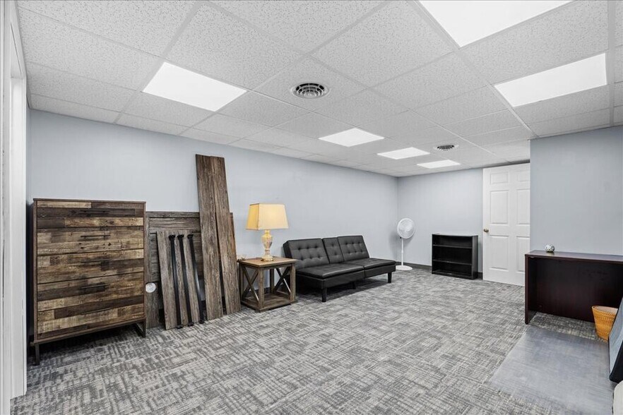 More Photos Of 57 Mountain Rd, Halifax Office For Sale