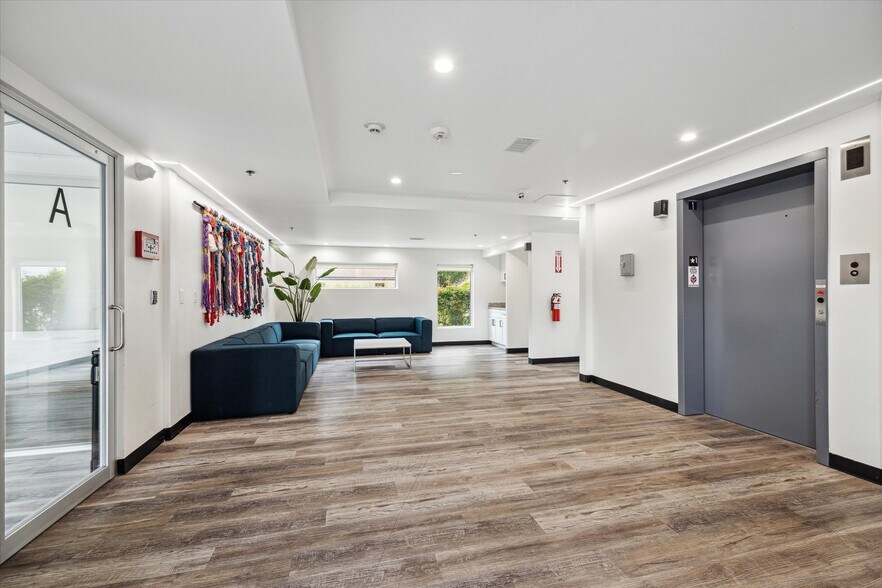 More Photos Of 25814 Budde Rd, Spring Loft Creative Space For Sale