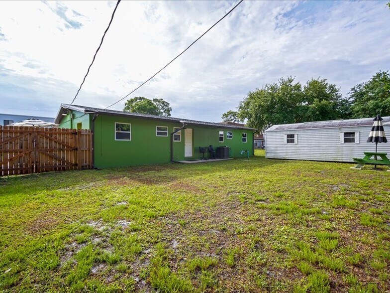 More Photos Of 1452 Bellaire Ln NE, Palm Bay Freestanding For Sale