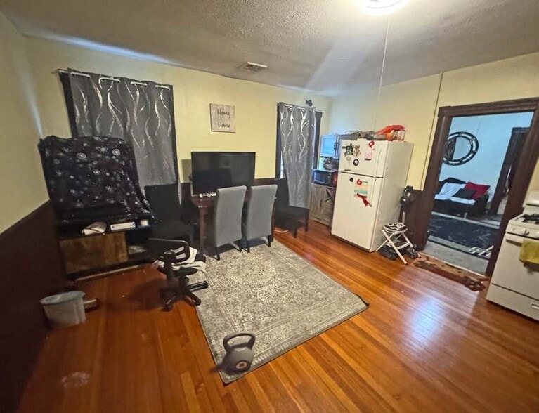 More Photos Of 146-148 Grove St, New Britain Apartments For Sale