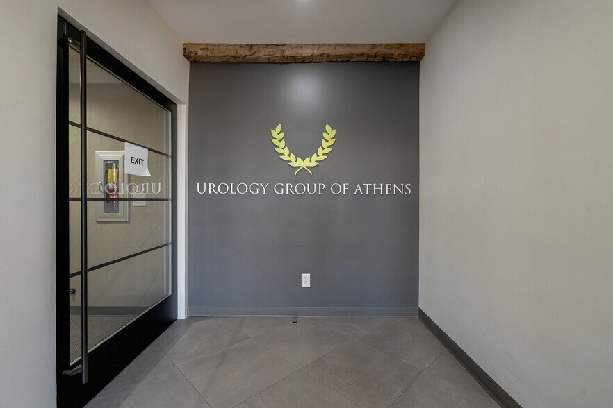 More Photos Of 195 King Ave, Athens Medical For Lease