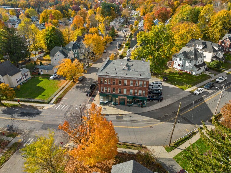 More Photos Of 226-228 Sargeant St, Holyoke Storefront Retail Residential For Lease