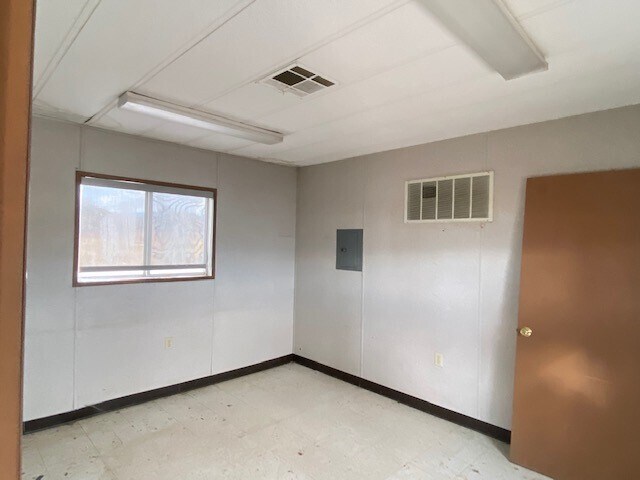 More Photos Of 4456 N I-70 Frontage Rd, De Beque Warehouse For Sale