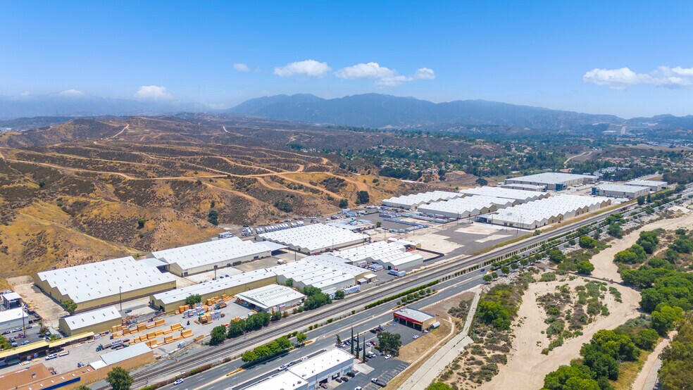 More Photos Of 25750 Springbrook Ave, Santa Clarita Warehouse For Lease