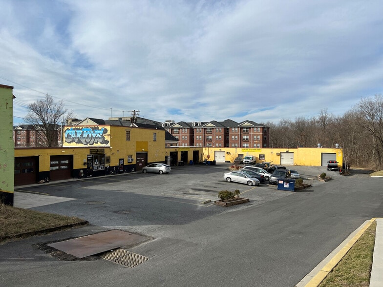 Primary Photo Of 9598-9600 Baltimore Ave, College Park Auto Repair For Lease