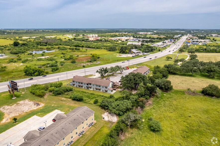 More Photos Of 4392 S Highway 181, Kenedy Apartments For Sale