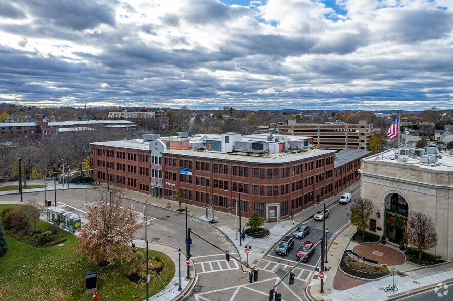 More Photos Of 9 Galen St, Watertown Office For Lease