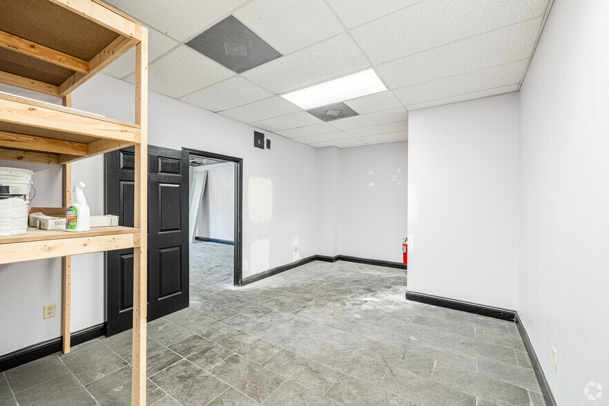 More Photos Of 7035 Philips Hwy, Jacksonville Unknown For Lease